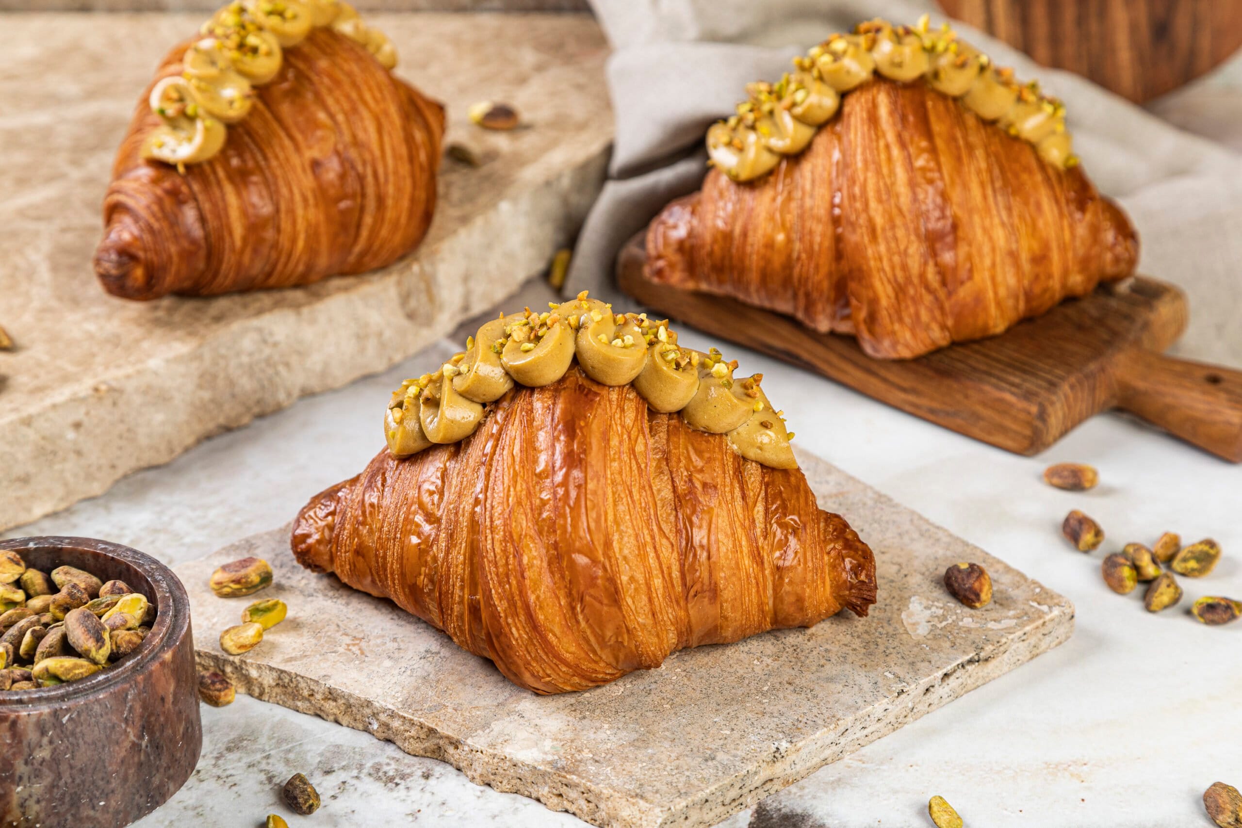 croissant pistacjowy DESEO
