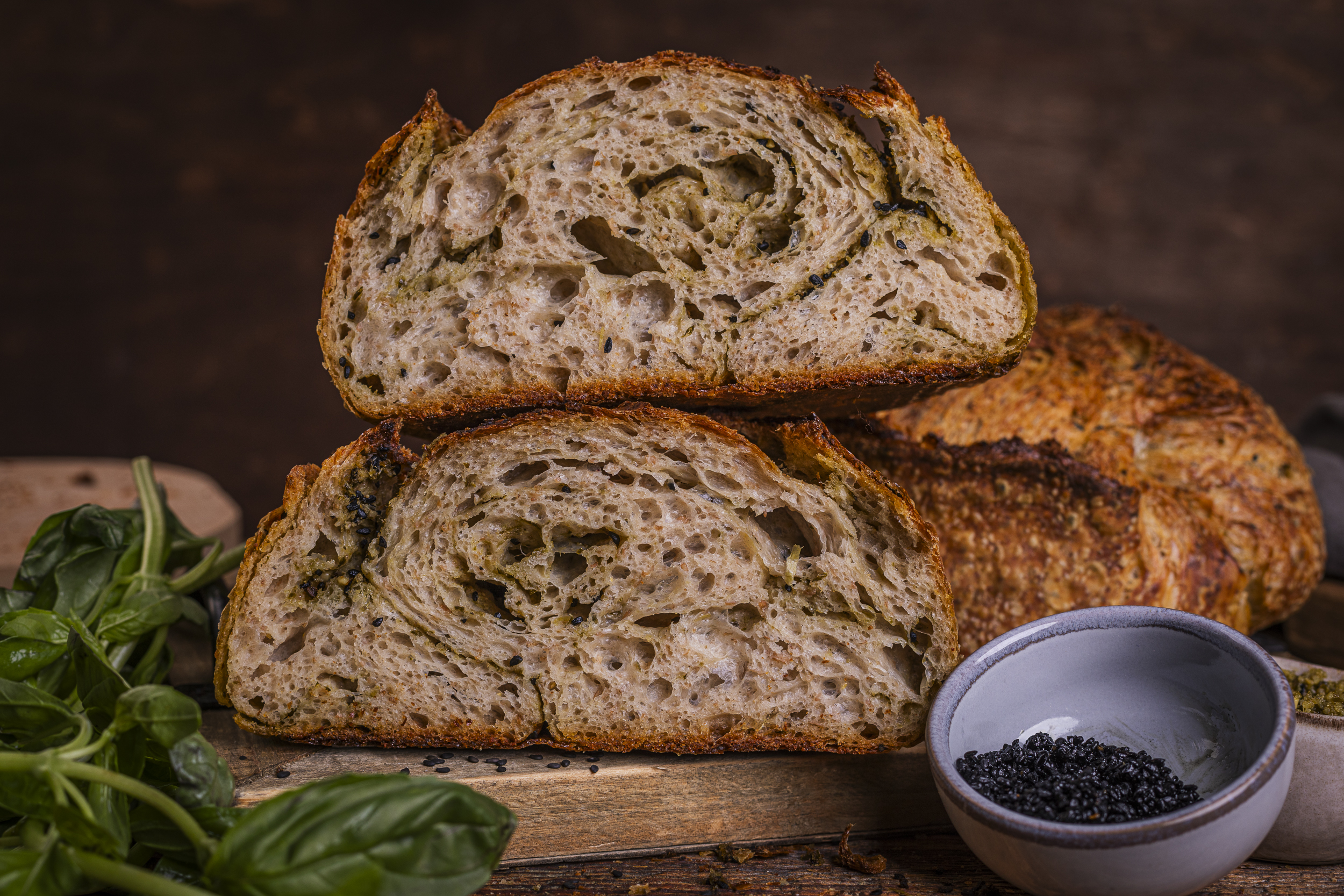 chleb pesto bazyliowe & czarnuszka DESEO