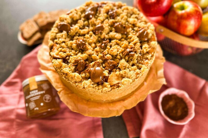 Apple Pie Cheesecake z nutą korzenną i kremem ciasteczkowym